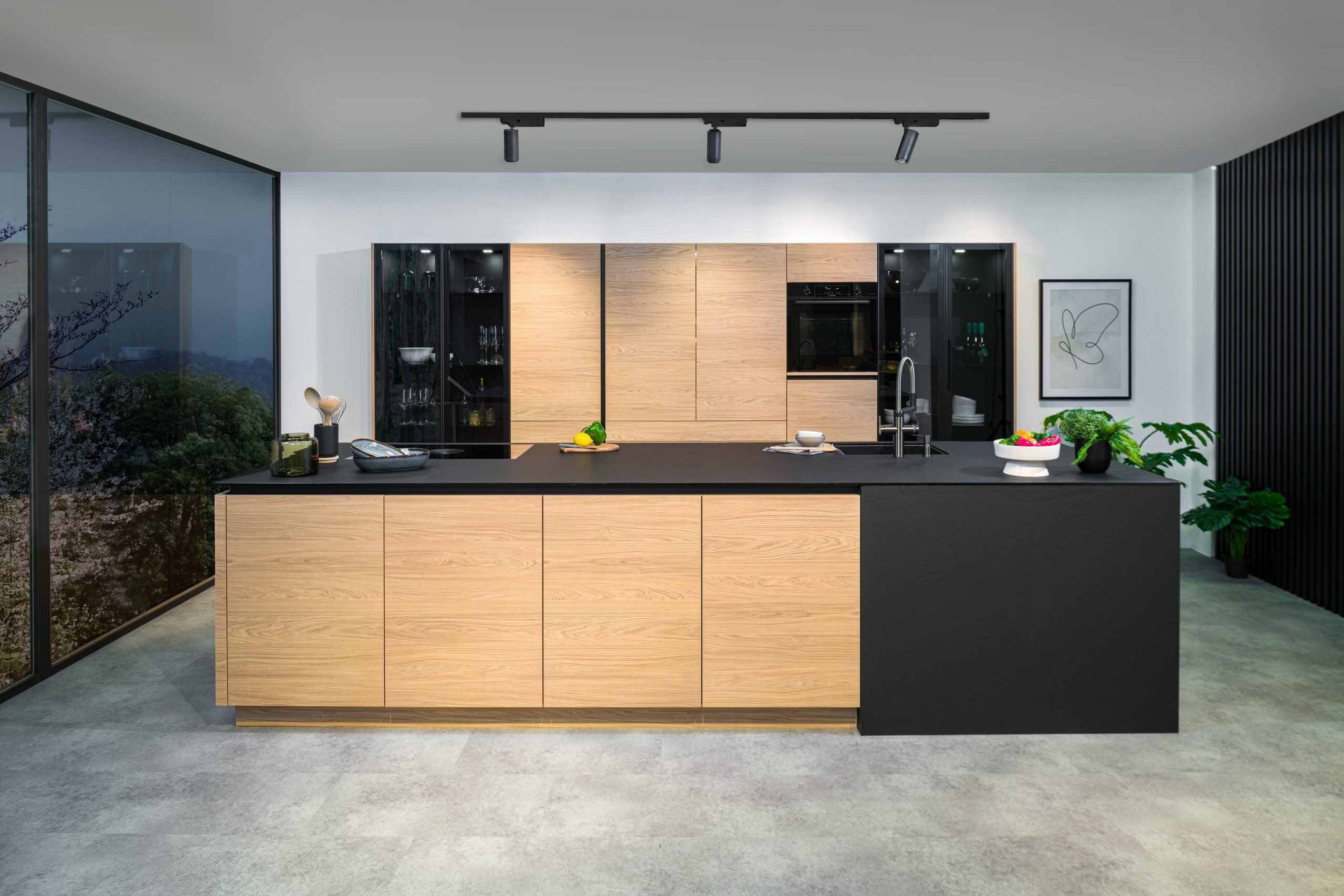 Modell Silbermond Eiche Nordic und Compactplatte schwarz